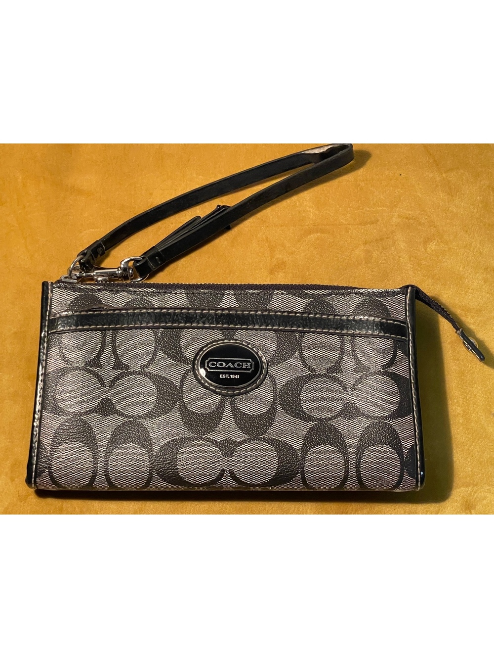 Coach Signature C Black Gray Wristlet